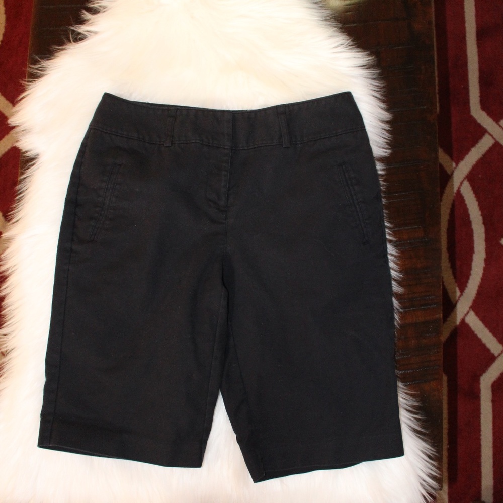 Dana Buchman Signature, black Bermuda shorts..